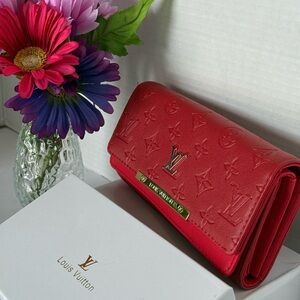 Brand New Wallet LV.